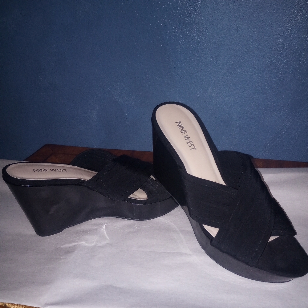 Nine West Black Sandals Sleek and Versatile